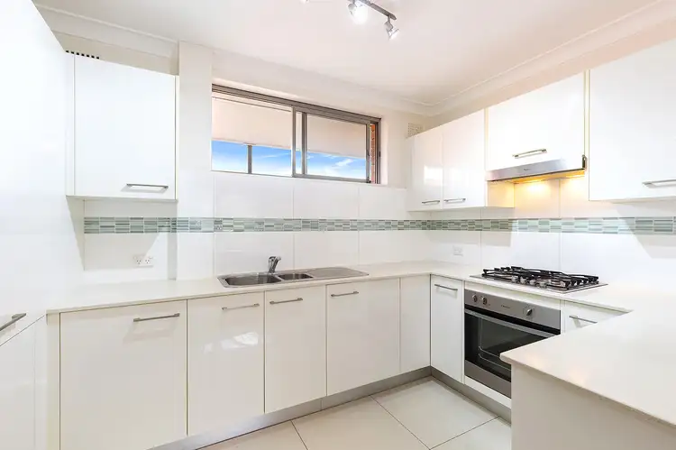 8/160 Raglan Street