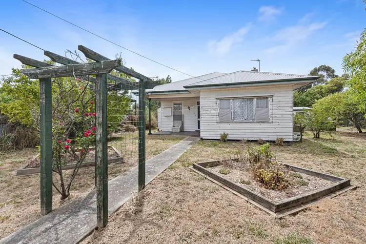 16 Beaufort Road, Skipton VIC 3361