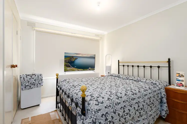 Sixth view of Homely house listing, 1 Birdie Court, North Geelong VIC 3215