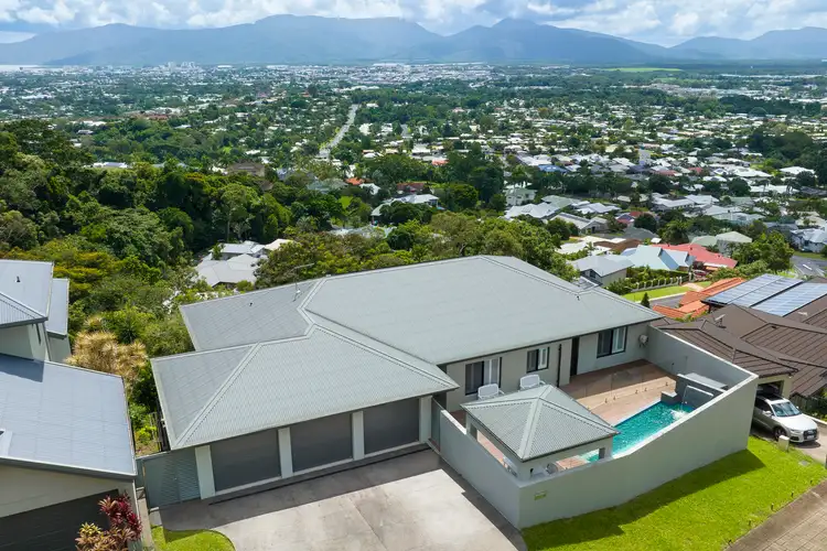 4 Richmond Court, Mooroobool QLD 4870
