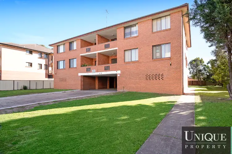 8/8 Treves Street, Merrylands NSW 2160