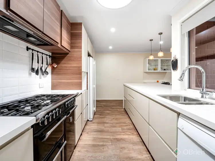 Main view of Homely house listing, 6 Oriana Grove, Skye VIC 3977