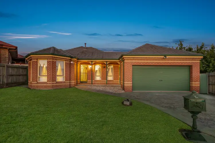 6 Hulme Court, Hillside VIC 3037