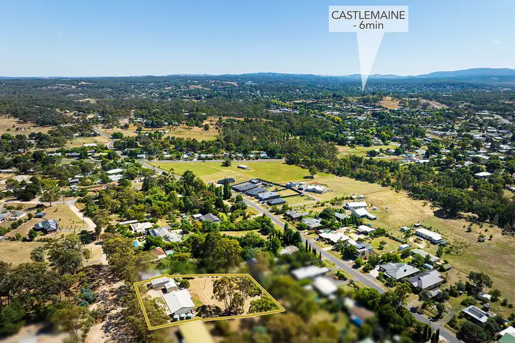 16 Fenton Avenue, Campbells Creek VIC 3451