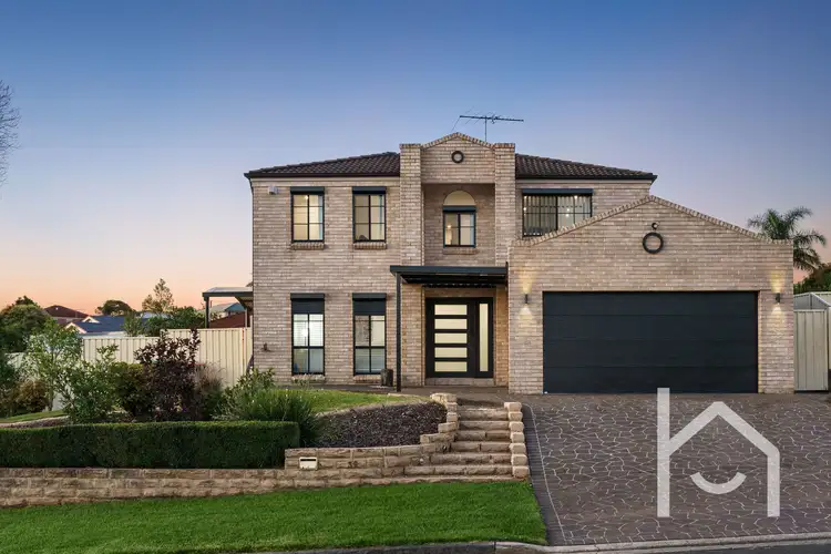 39 Crommelin Crescent, St Helens Park NSW 2560