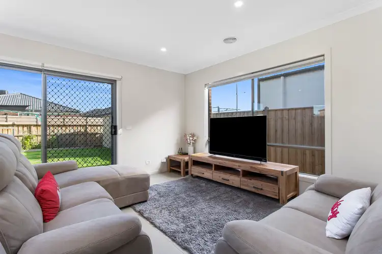 Fifth view of Homely house listing, 19 Havant Circuit, Charlemont VIC 3217