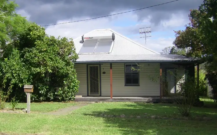 4 Nicholls Street