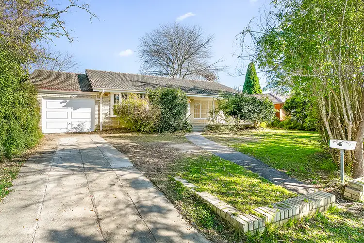 18 Koonawarra Avenue