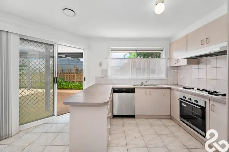 Fifth view of Homely house listing, 2 Mossman Crescent, Lalor VIC 3075