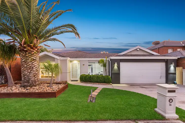 16 Kelland Avenue, Hillside VIC 3037