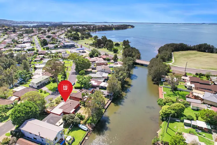 13 Oaks Avenue, Kanahooka NSW 2530