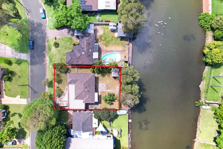 Fifth view of Homely house listing, 13 Oaks Avenue, Kanahooka NSW 2530