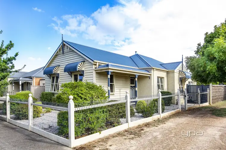 10 Cullen Terrace, Caroline Springs VIC 3023