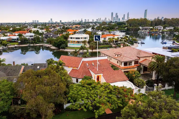 8 Freyburg Street, Sorrento QLD 4217