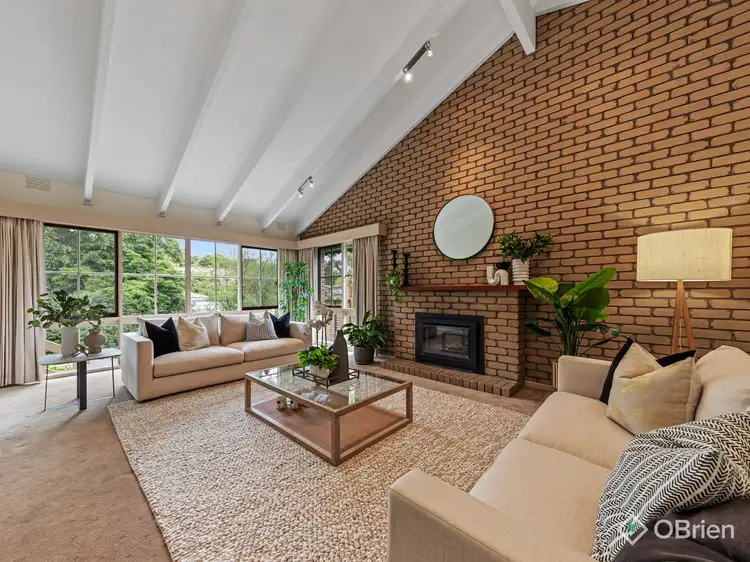 1 Graneel Grove, Berwick VIC 3806