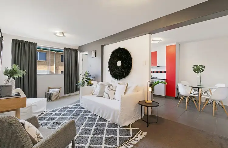 1/72 Kitchener Street, Coorparoo QLD 4151