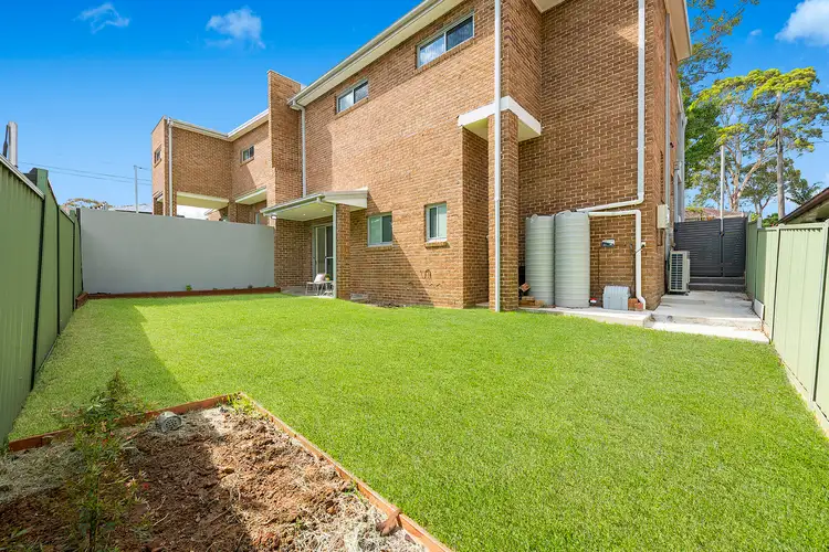 27 Lincoln Road, Georges Hall NSW 2198