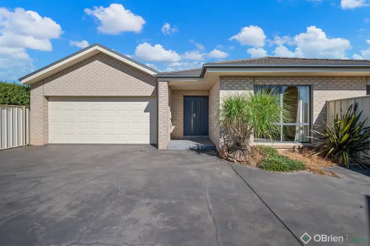 Main view of Homely townhouse listing, 1/7 Chick Close, Wangaratta VIC 3677