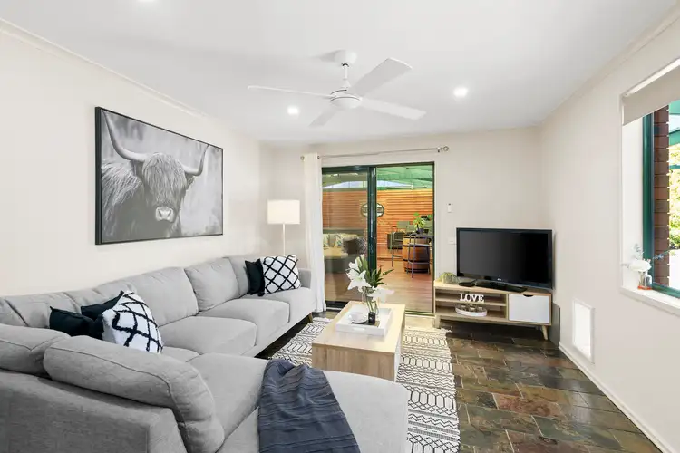 Sixth view of Homely house listing, 2 Carmarthen Close, Werribee VIC 3030