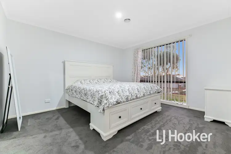 Sixth view of Homely house listing, 8 Niagara Court, Hampton Park VIC 3976