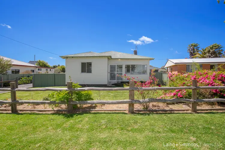 70 Queen Street, Uralla NSW 2358