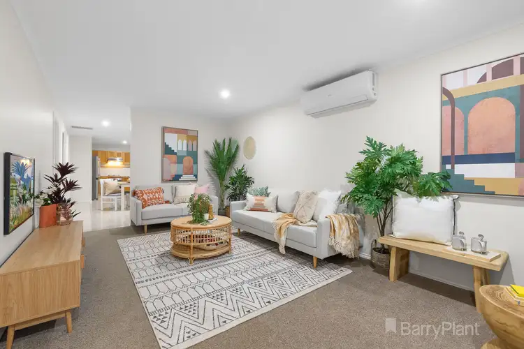 Second view of Homely house listing, 8 Mallee Circuit, Pakenham VIC 3810