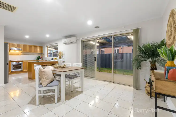 Fifth view of Homely house listing, 8 Mallee Circuit, Pakenham VIC 3810