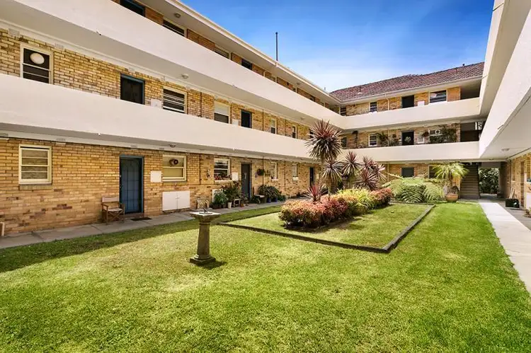 33/169 Ormond Road, Elwood VIC 3184
