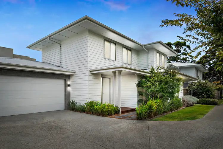 2/4 The Avenue, Mccrae VIC 3938