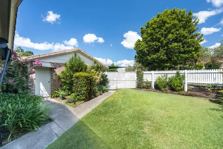 1/3 Liam Court, Labrador QLD 4215