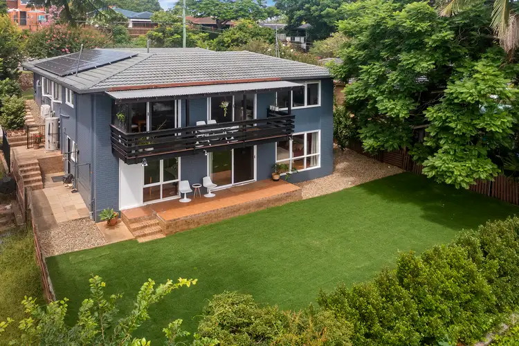18 Pentlay Street
