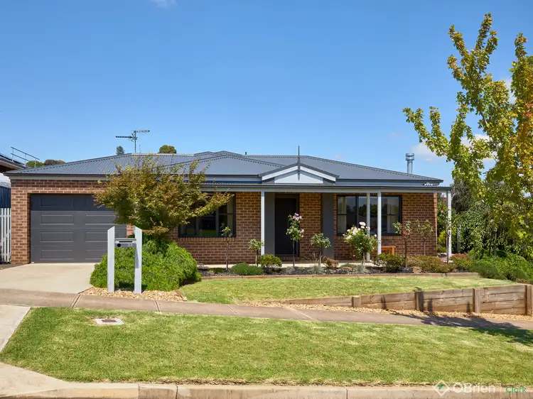 33 Cook Street, Drouin VIC 3818