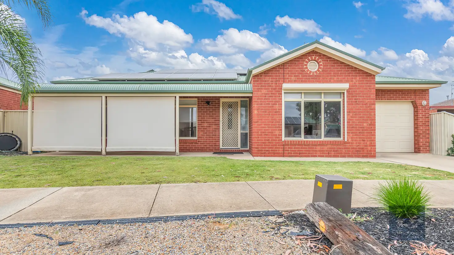 Main view of Homely townhouse listing, 2/24 Bennett Court, Echuca VIC 3564