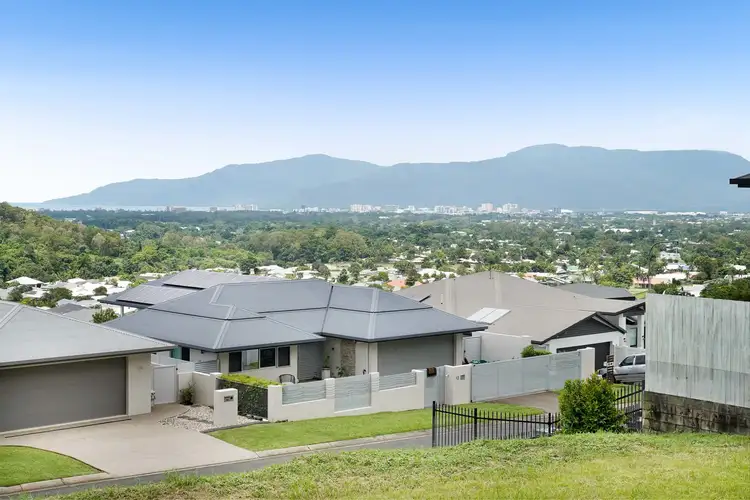 15 Trumpeter Street, Kanimbla QLD 4870