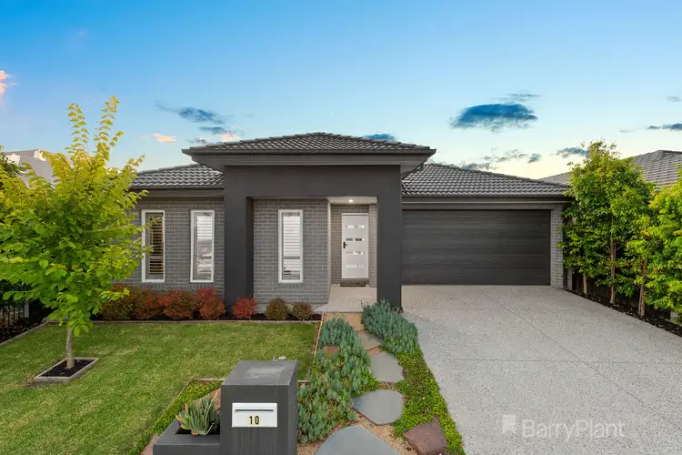 10 Newark Place, Officer VIC 3809