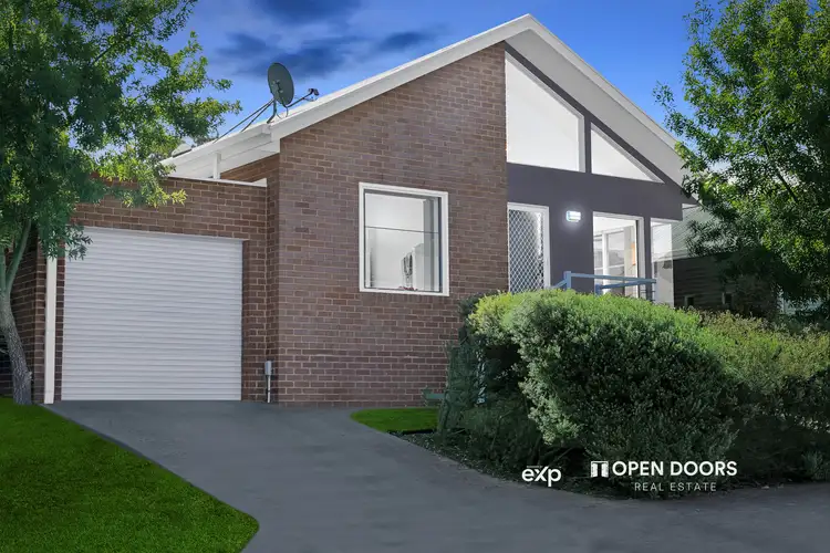 2/37 Pinoak Drive, Yarra Glen VIC 3775