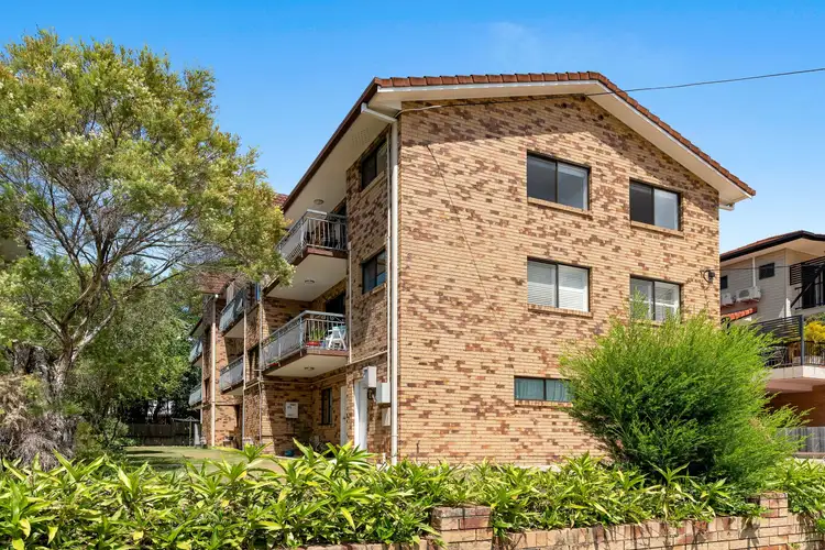1/50 Knowsley Street, Greenslopes QLD 4120