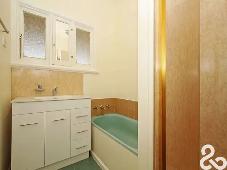 Fifth view of Homely house listing, 28 Ethel Avenue, Lalor VIC 3075