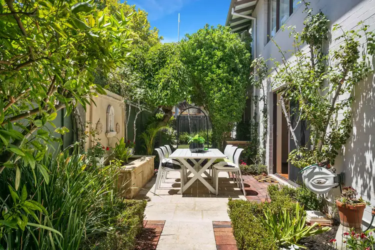 2/443 Rokeby Road, Shenton Park WA 6008