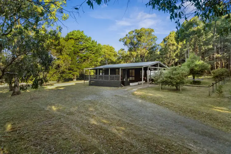 9 Pinchgut Road, Rocklyn VIC 3364