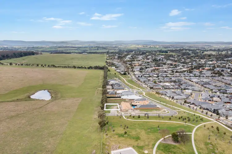 24 Tanunda Drive, Doreen VIC 3754