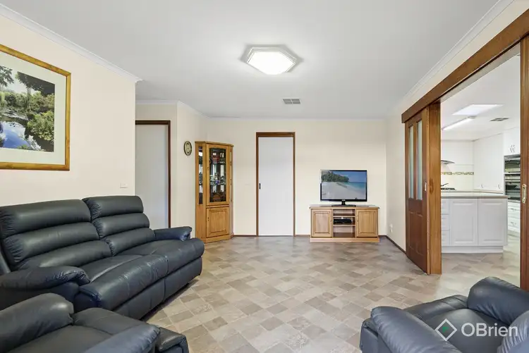 Fifth view of Homely house listing, 9 Quirk Court, Endeavour Hills VIC 3802