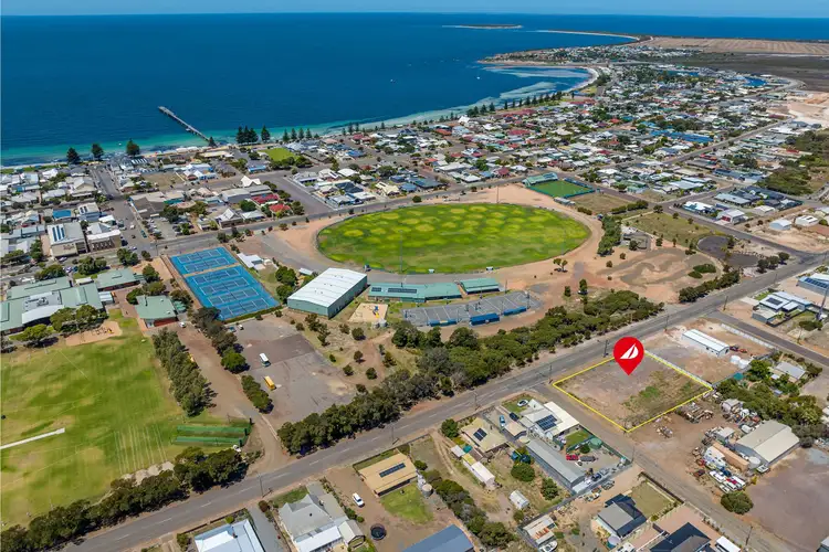 18 Trezise Street, Tumby Bay SA 5605