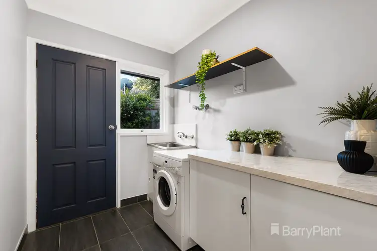 Fifth view of Homely house listing, 2 Barry Court, Scoresby VIC 3179