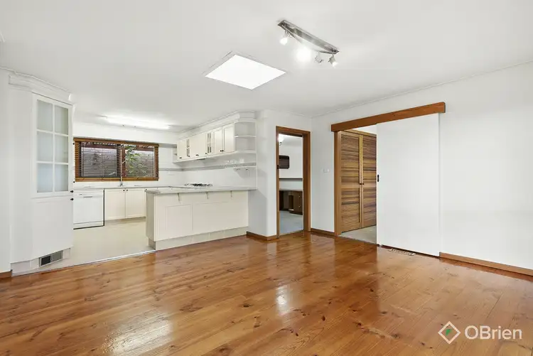 Third view of Homely house listing, 5 Wevlin Close, Endeavour Hills VIC 3802