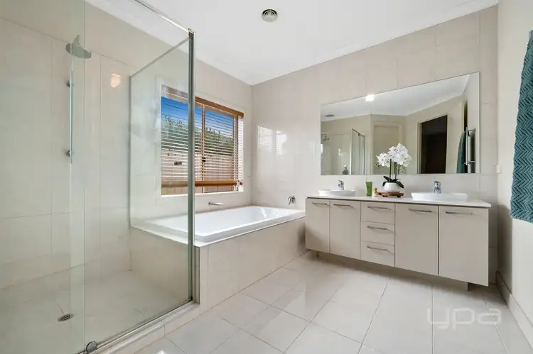 Sixth view of Homely house listing, 8 Scarlet Oak Avenue, Harkness VIC 3337