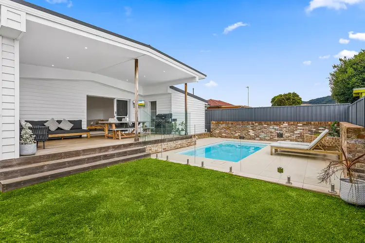 92 Blackman Parade, Unanderra NSW 2526
