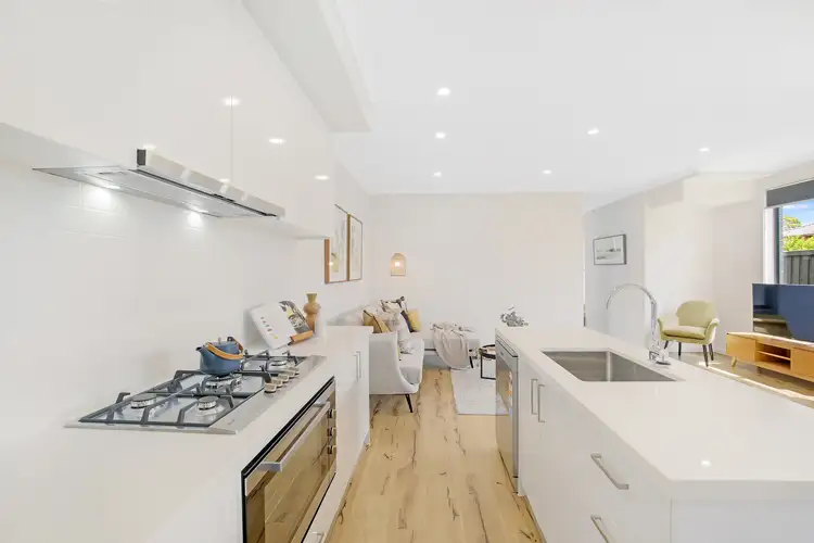 Fourth view of Homely townhouse listing, 4/38 Highlands Road, Thomastown VIC 3074