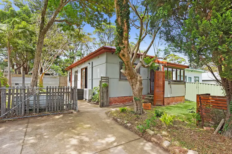 702 The Entrance Road, Bateau Bay NSW 2261