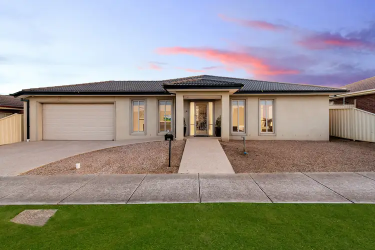 98 Glenbruar Drive, Hillside VIC 3037
